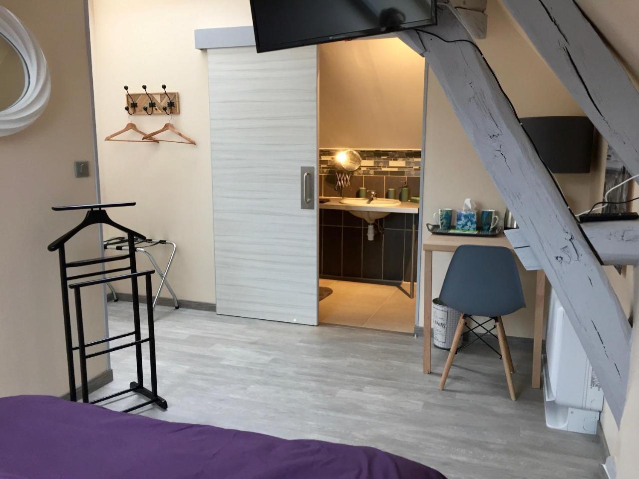 Le Rouge & Blanc Panzió Saint-Maurice-le-Vieil Kültér fotó